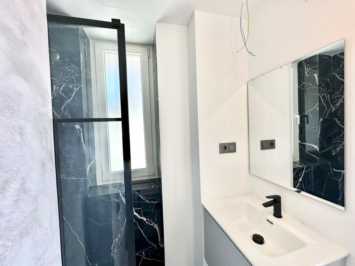 2 Bed Apartment for sale in Benalmadena Costa Costa Del Sol, Málaga, Spain