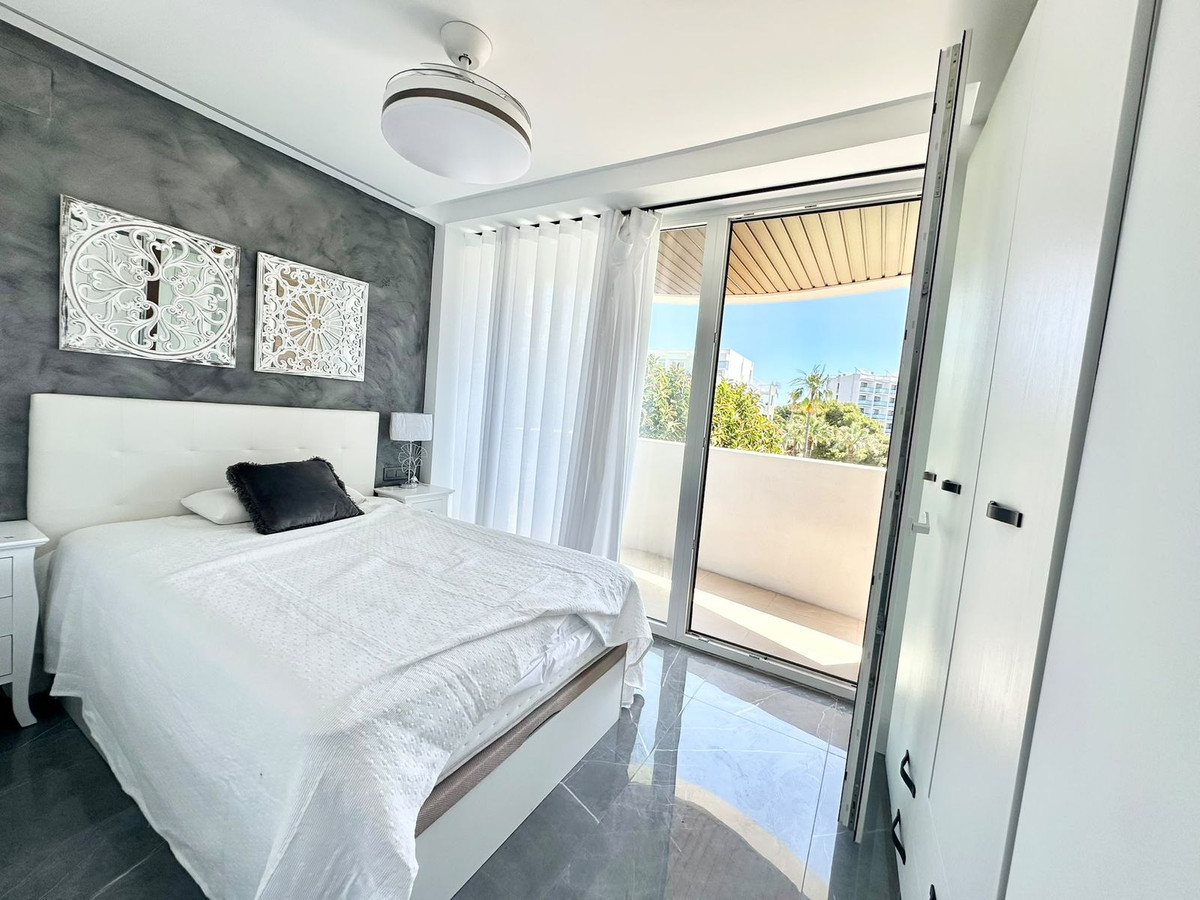 2 Bed Apartment for sale in Benalmadena Costa Costa Del Sol, Málaga, Spain
