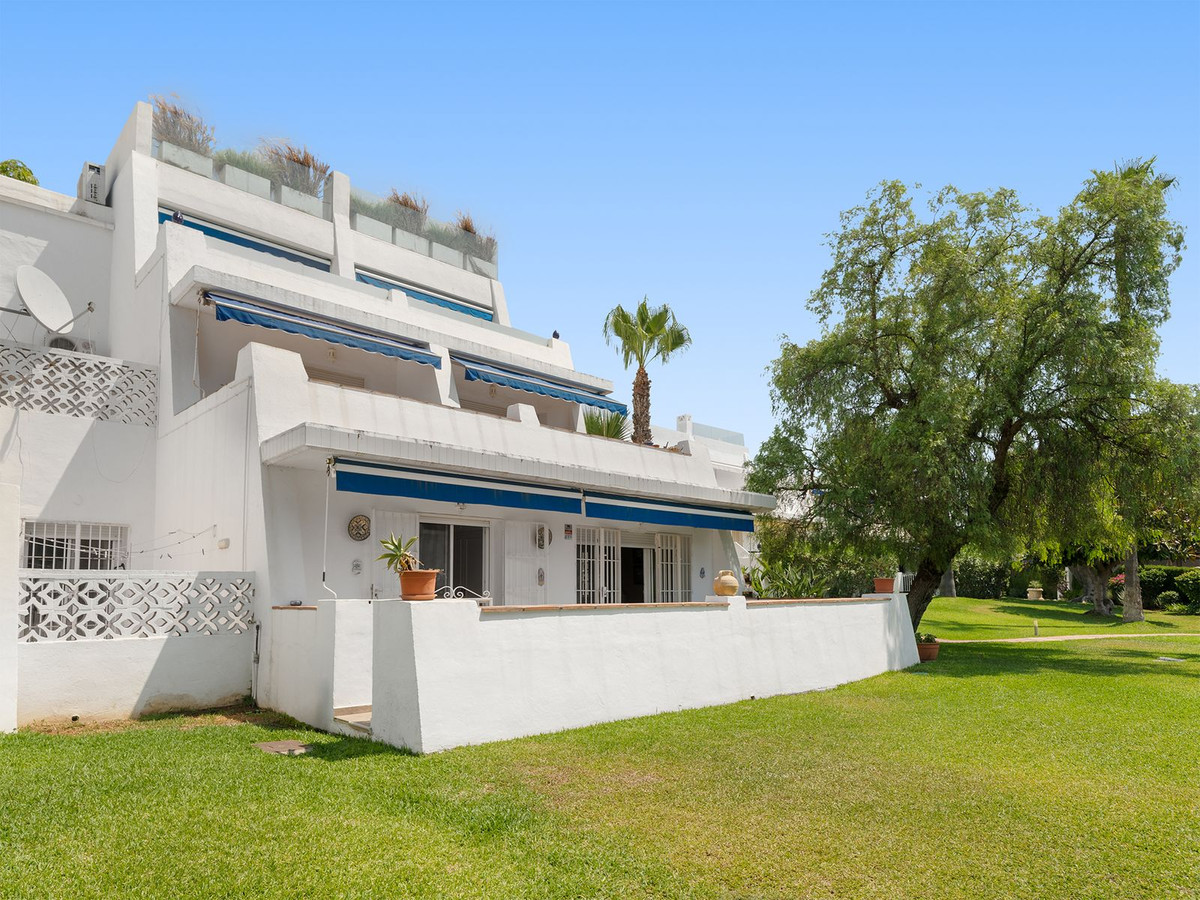 3 Bed Apartment for sale in Nueva Andalucía Costa Del Sol, Málaga, Spain