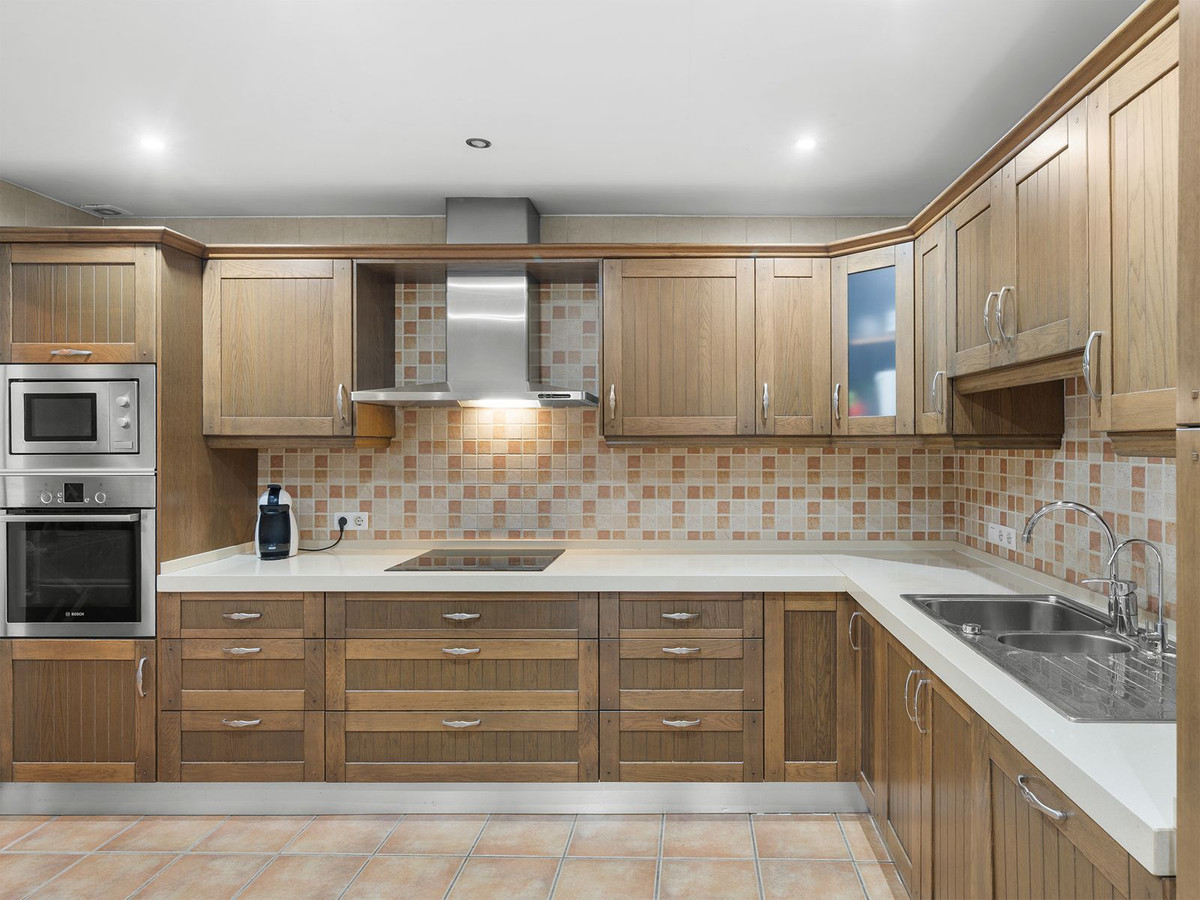 3 Bed Apartment for sale in Nueva Andalucía Costa Del Sol, Málaga, Spain