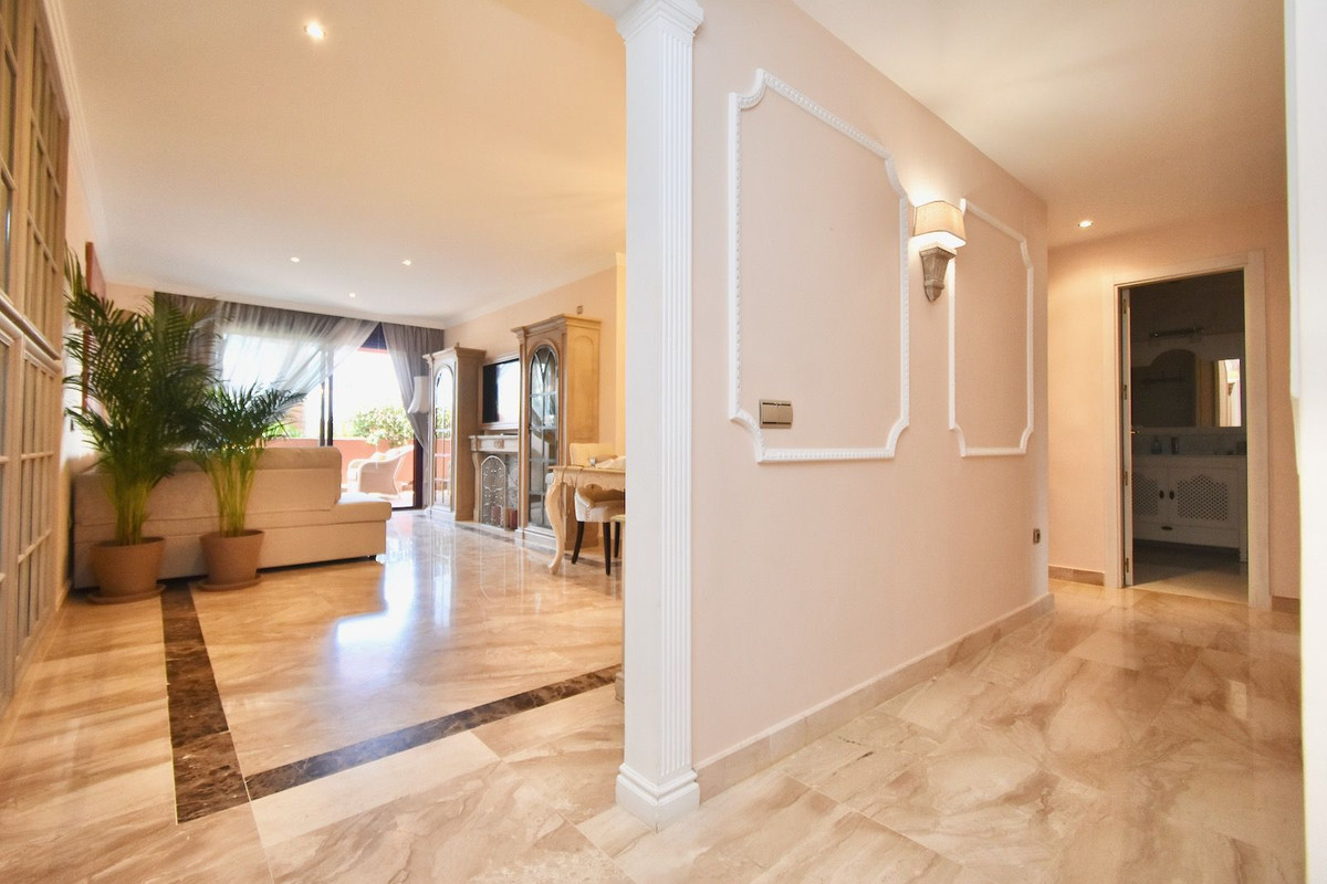 1 Bed Apartment for sale in Puerto Banús Costa Del Sol, Málaga, Spain
