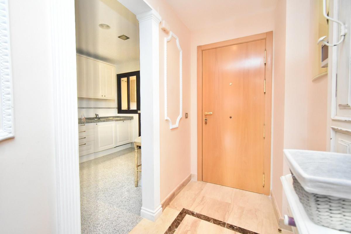 1 Bed Apartment for sale in Puerto Banús Costa Del Sol, Málaga, Spain