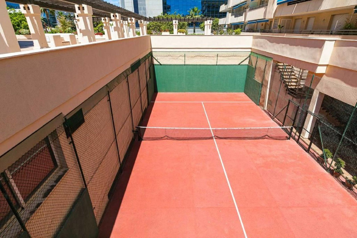 Se vende Apartamento Planta Media de 2 dormitorios en Costa Del Sol, Málaga, España
