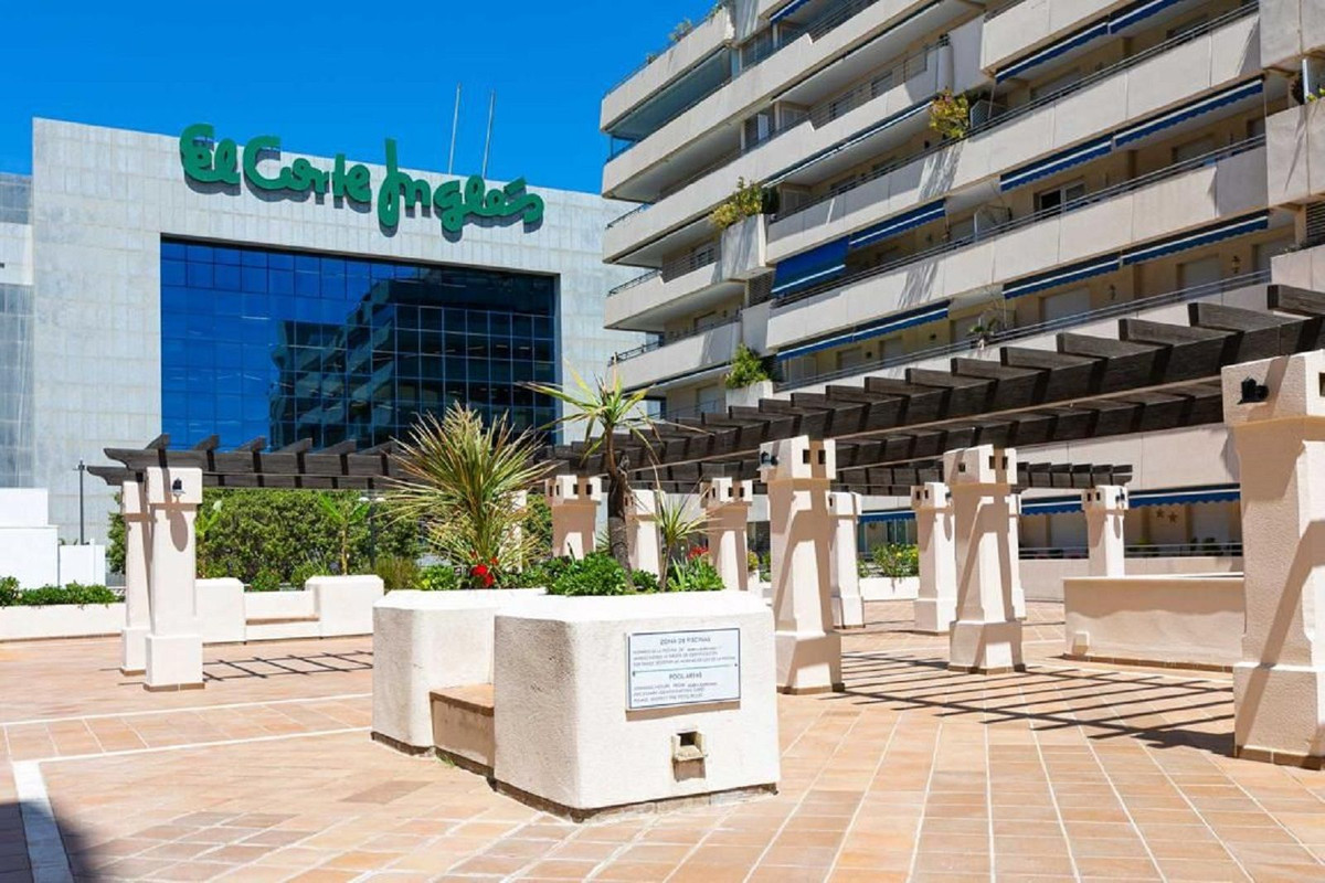 Se vende Apartamento Planta Media de 2 dormitorios en Costa Del Sol, Málaga, España