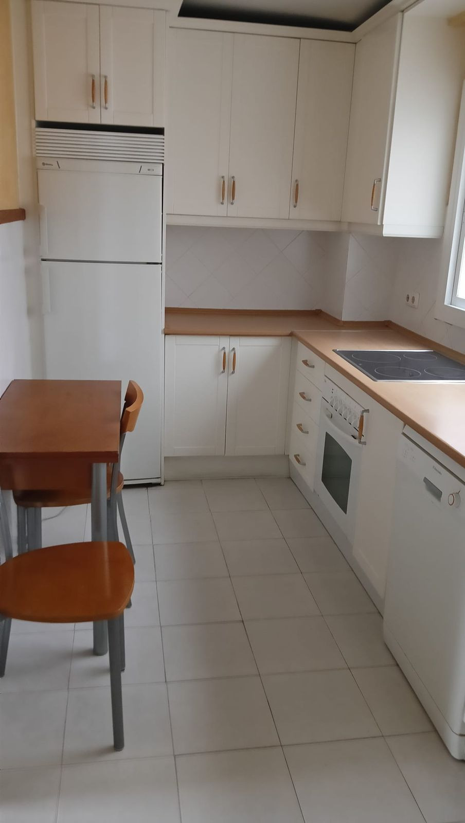 Se vende Apartamento Planta Media de 2 dormitorios en Costa Del Sol, Málaga, España