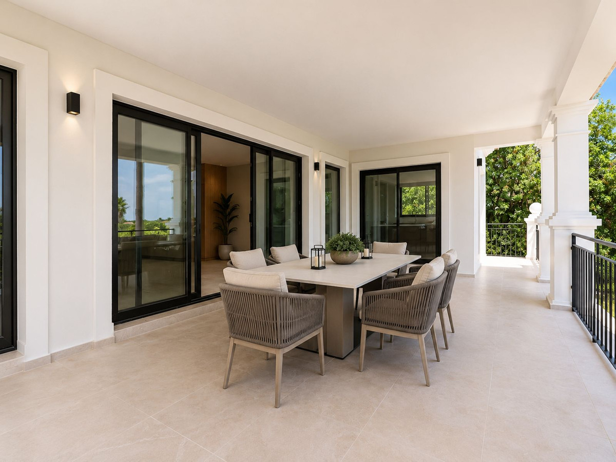 6 Bed Townhouse for sale in El Paraiso Costa Del Sol, Málaga, Spain