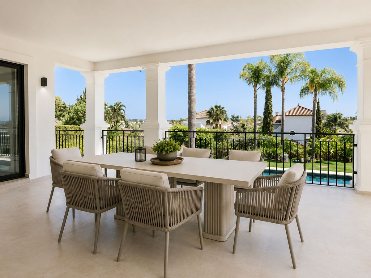 6 Bed Townhouse for sale in El Paraiso Costa Del Sol, Málaga, Spain