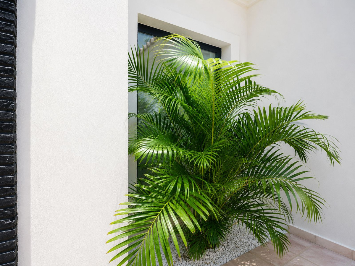 6 Bed Townhouse for sale in El Paraiso Costa Del Sol, Málaga, Spain