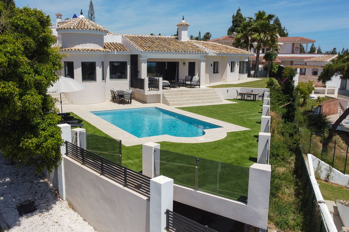 4 Bed Townhouse for sale in El Chaparral Costa Del Sol, Málaga, Spain