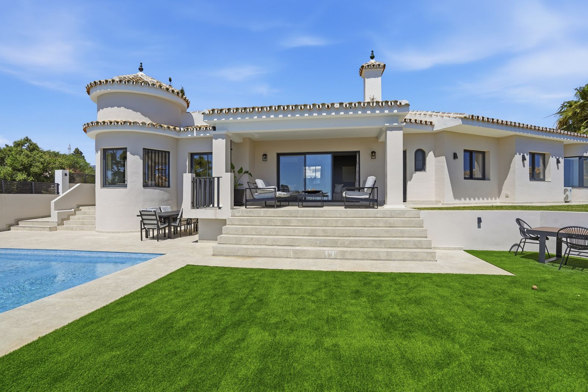 4 Bed Townhouse for sale in El Chaparral Costa Del Sol, Málaga, Spain