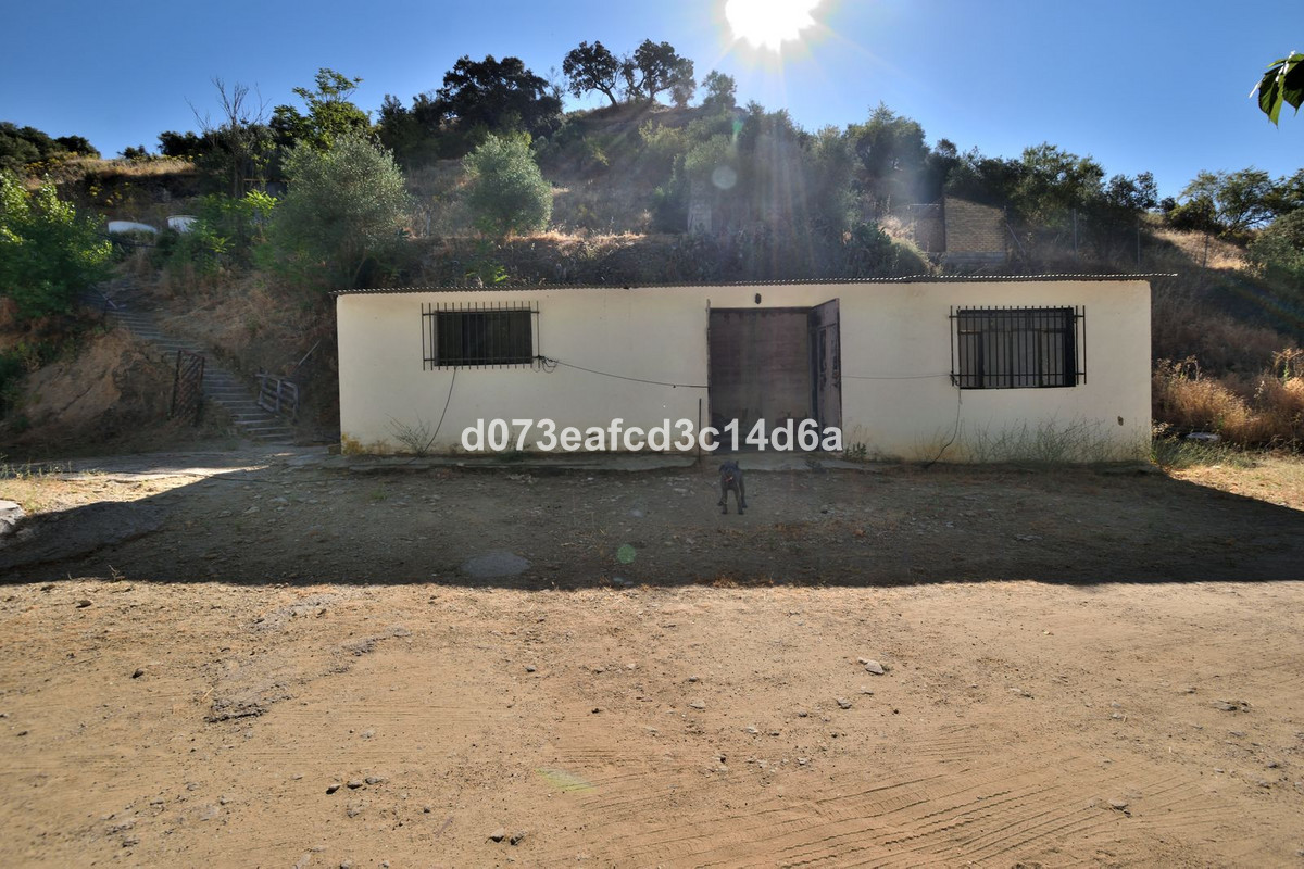 2 Bed Commercial unit for sale in Arriate Costa Del Sol, Málaga, Spain