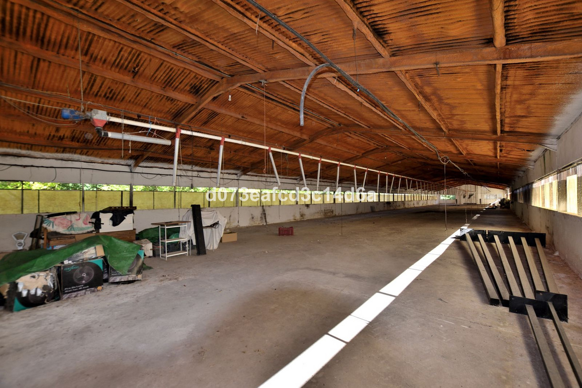2 Bed Commercial unit for sale in Arriate Costa Del Sol, Málaga, Spain