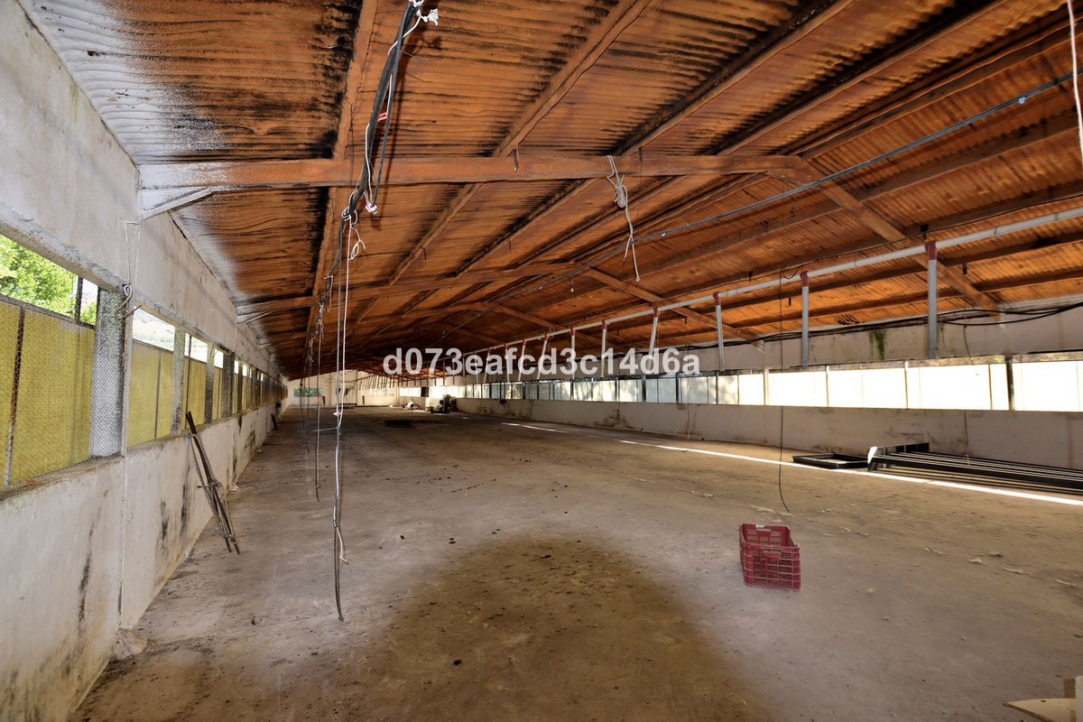 2 Bed Commercial unit for sale in Arriate Costa Del Sol, Málaga, Spain