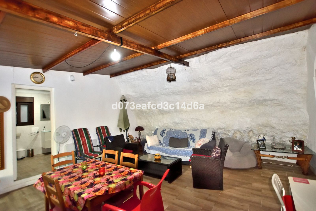 2 Bed Commercial unit for sale in Arriate Costa Del Sol, Málaga, Spain