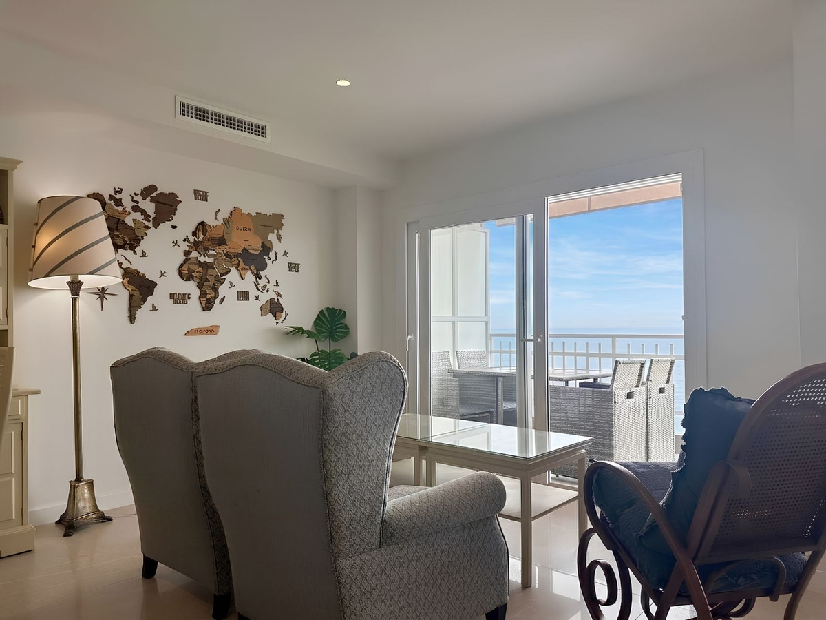 3 Bed Apartment for sale in Fuengirola Costa Del Sol, Málaga, Spain