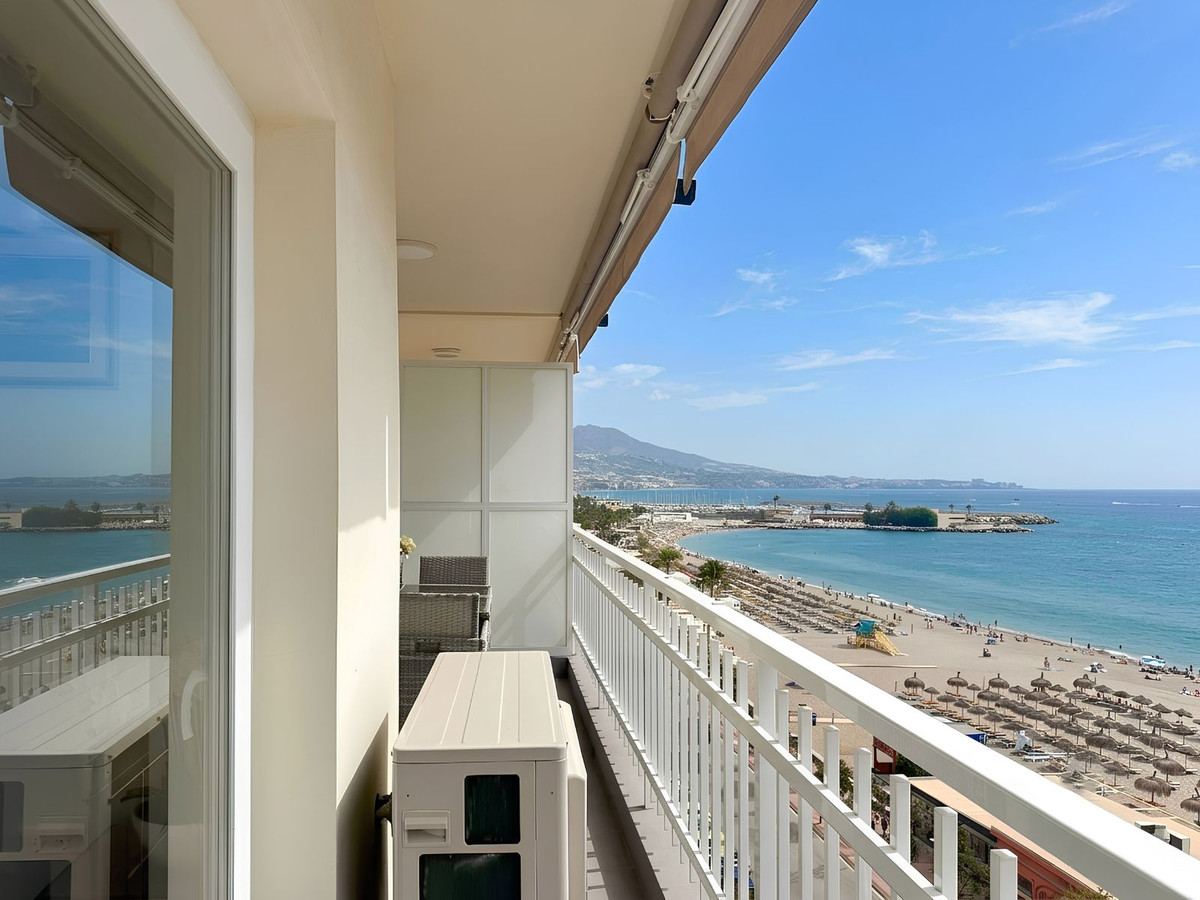 3 Bed Apartment for sale in Fuengirola Costa Del Sol, Málaga, Spain