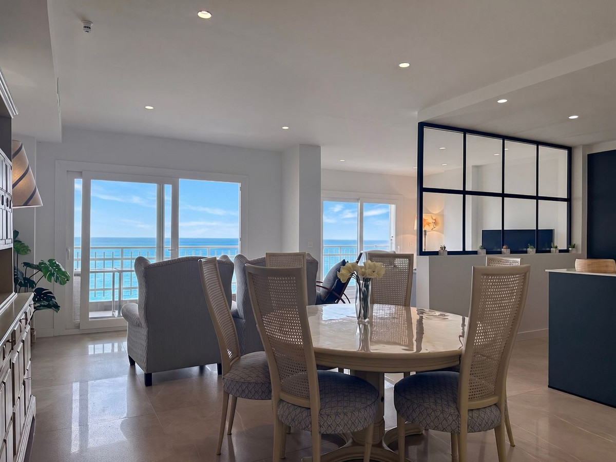 3 Bed Apartment for sale in Fuengirola Costa Del Sol, Málaga, Spain