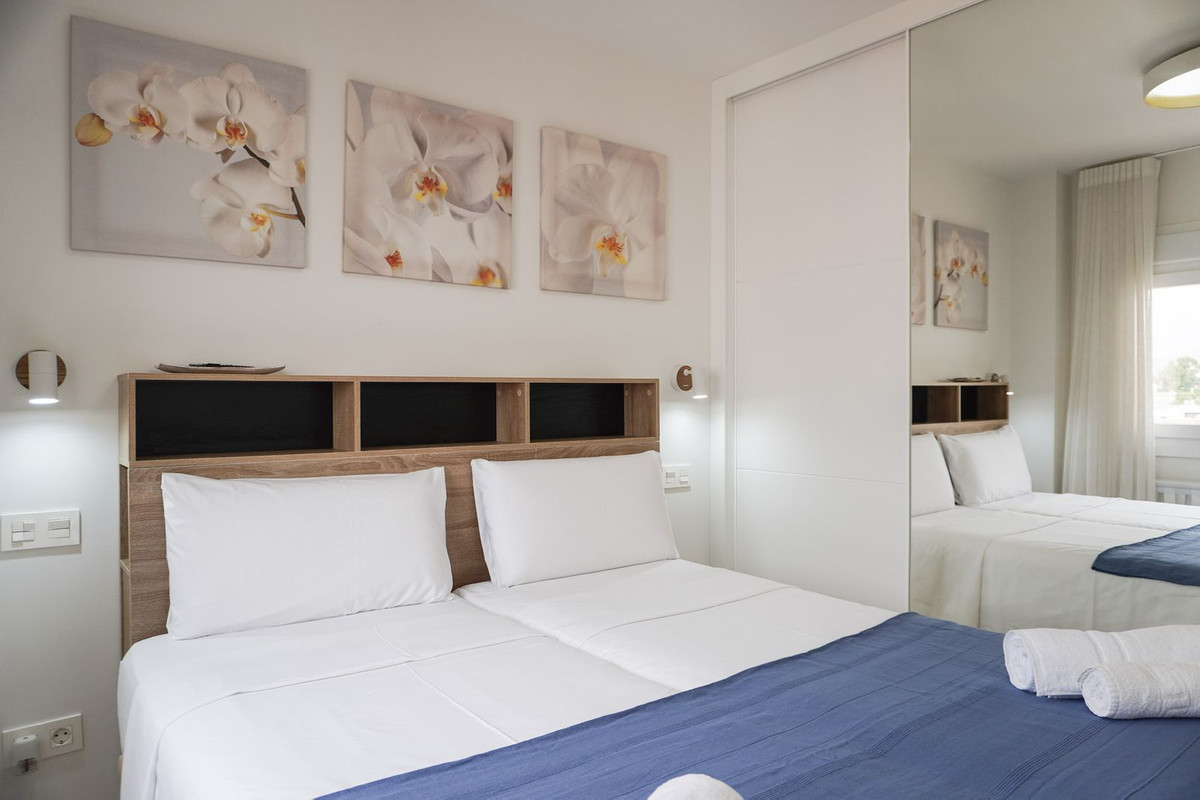 3 Bed Apartment for sale in Fuengirola Costa Del Sol, Málaga, Spain