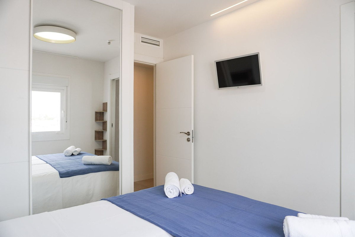 3 Bed Apartment for sale in Fuengirola Costa Del Sol, Málaga, Spain