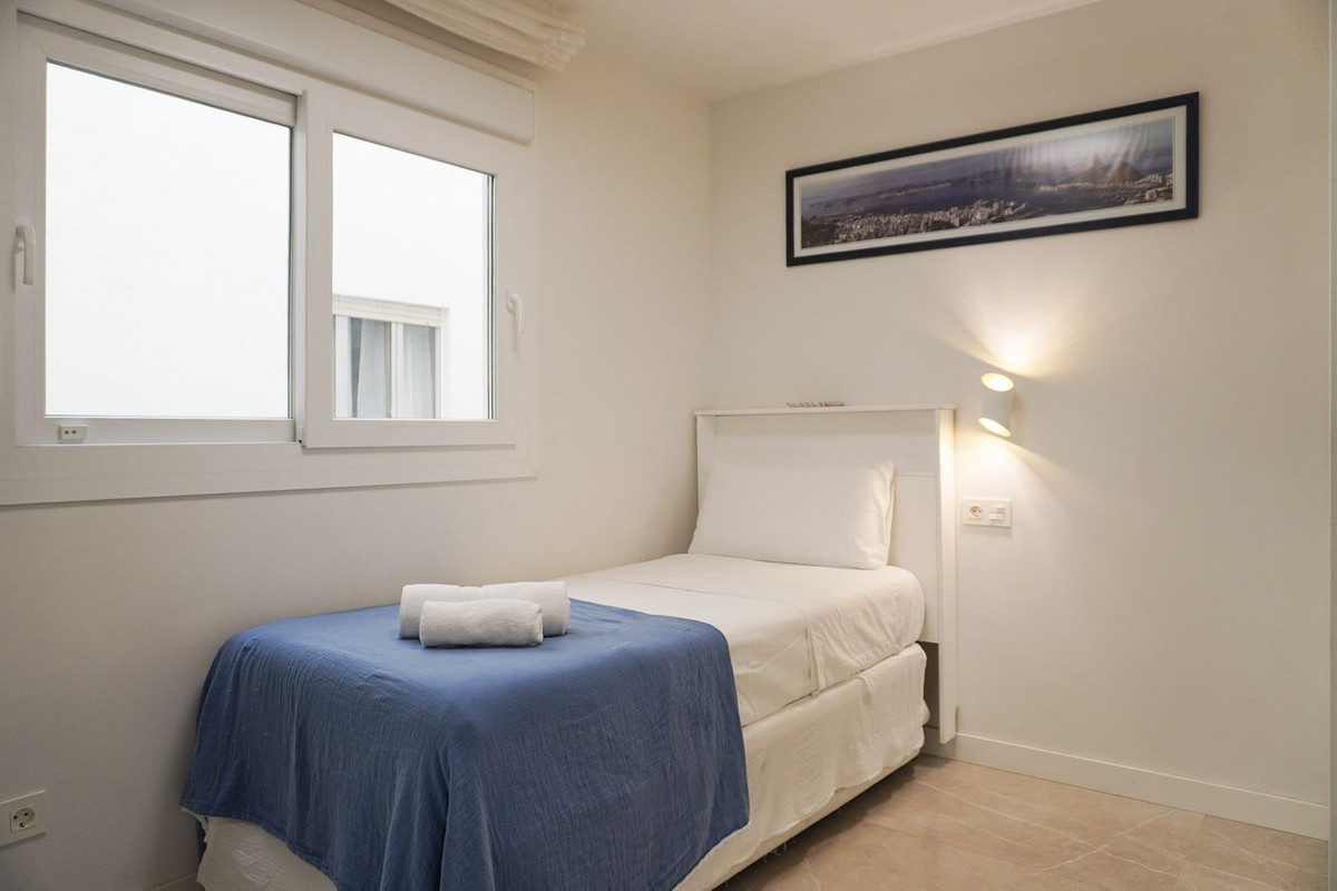 3 Bed Apartment for sale in Fuengirola Costa Del Sol, Málaga, Spain