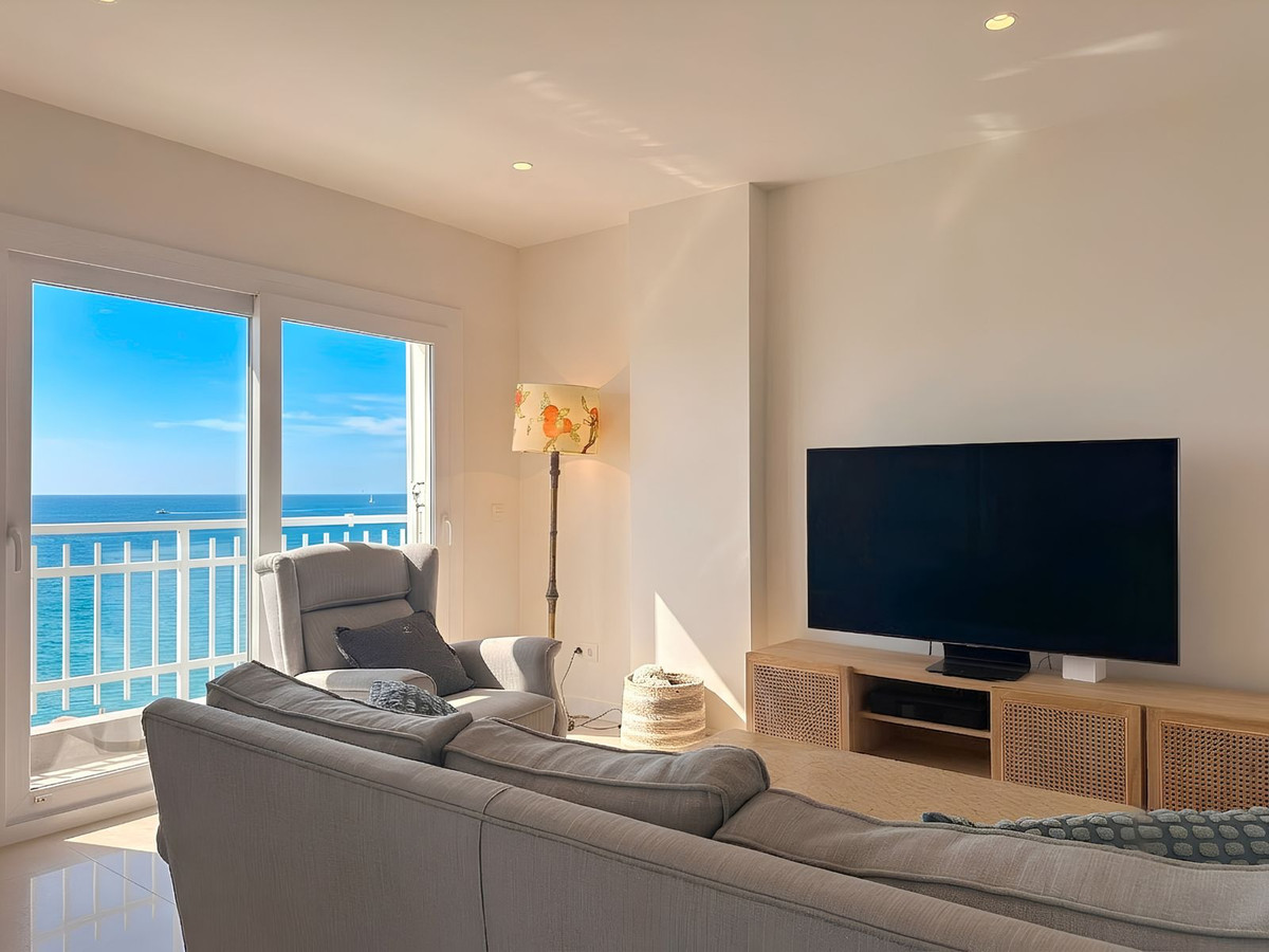3 Bed Apartment for sale in Fuengirola Costa Del Sol, Málaga, Spain