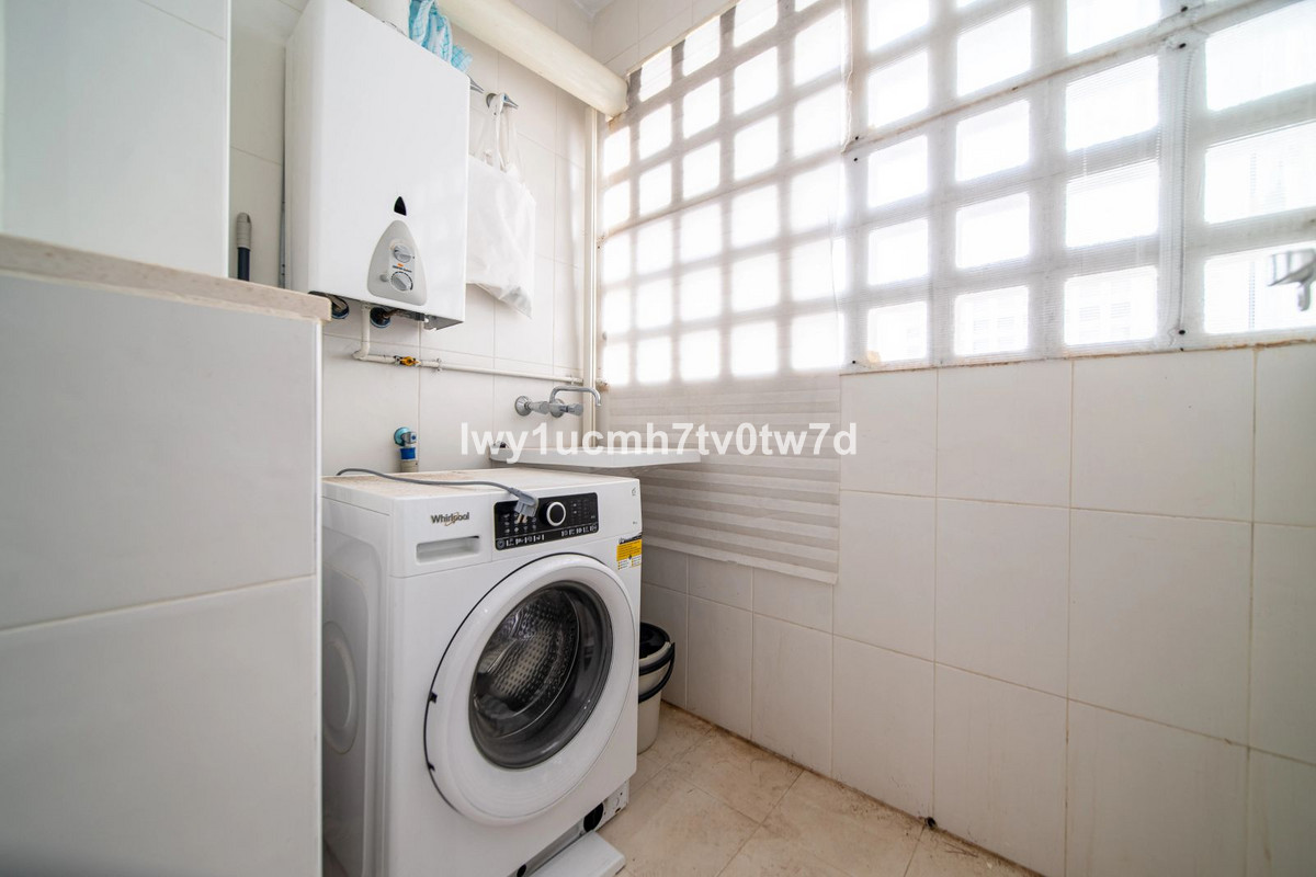 2 Bed Apartment for sale in Benalmadena Costa Del Sol, Málaga, Spain