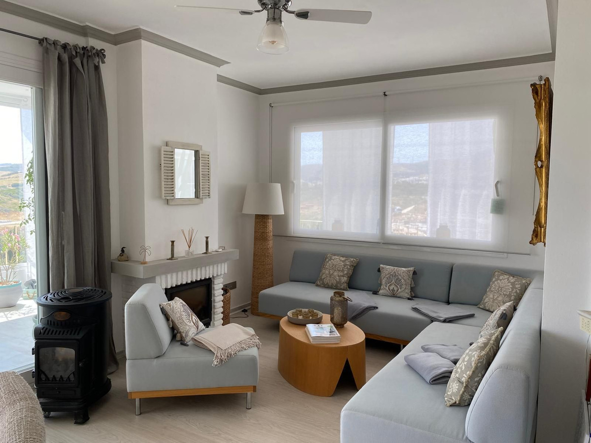 2 Bed Apartment for sale in Estepona Costa Del Sol, Málaga, Spain