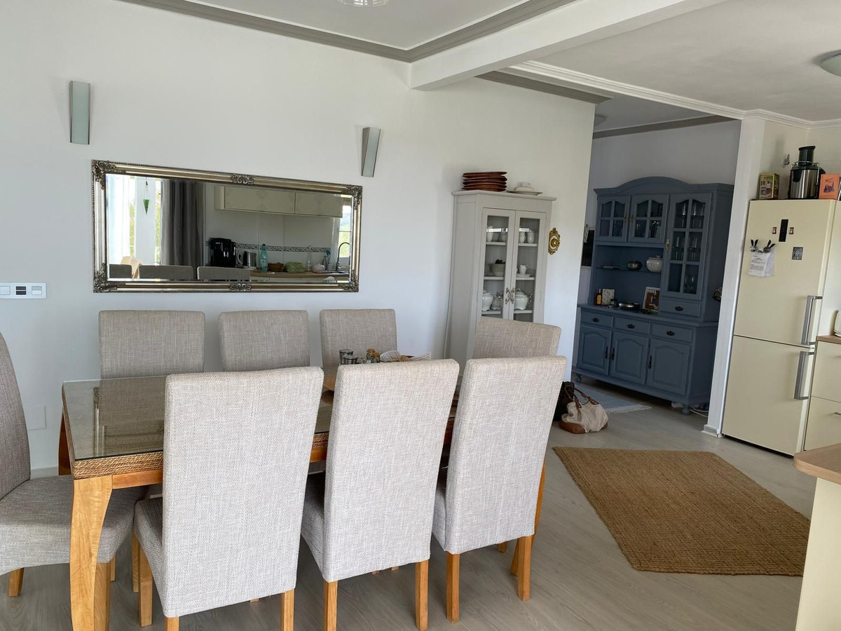 2 Bed Apartment for sale in Estepona Costa Del Sol, Málaga, Spain