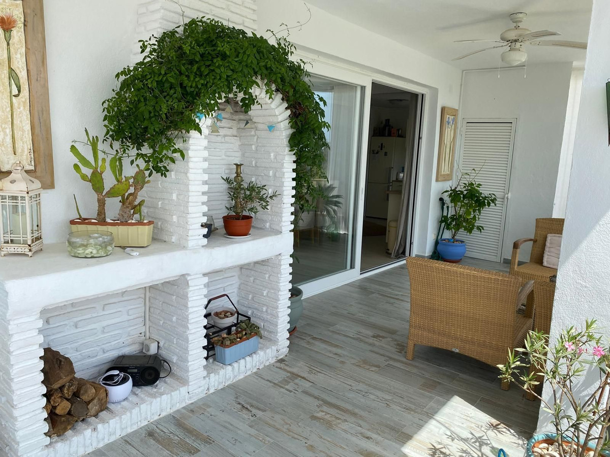 2 Bed Apartment for sale in Estepona Costa Del Sol, Málaga, Spain
