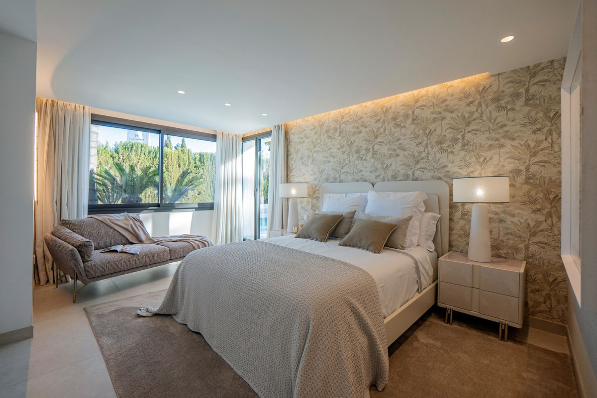 4 Bed Townhouse for sale in Nueva Andalucía Costa Del Sol, Málaga, Spain