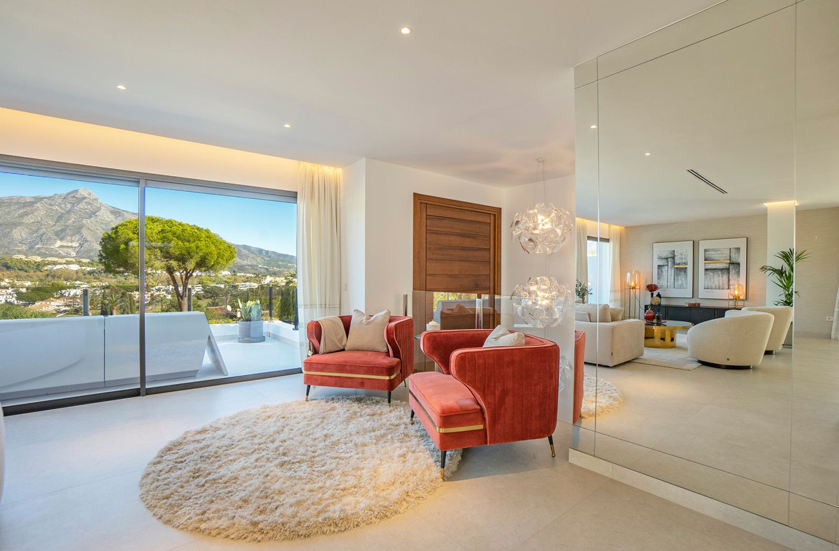 4 Bed Townhouse for sale in Nueva Andalucía Costa Del Sol, Málaga, Spain