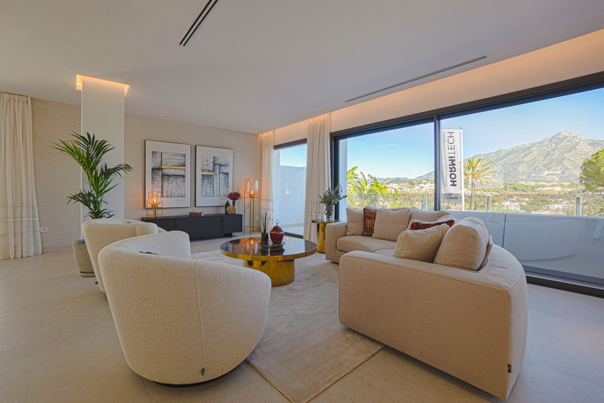4 Bed Townhouse for sale in Nueva Andalucía Costa Del Sol, Málaga, Spain