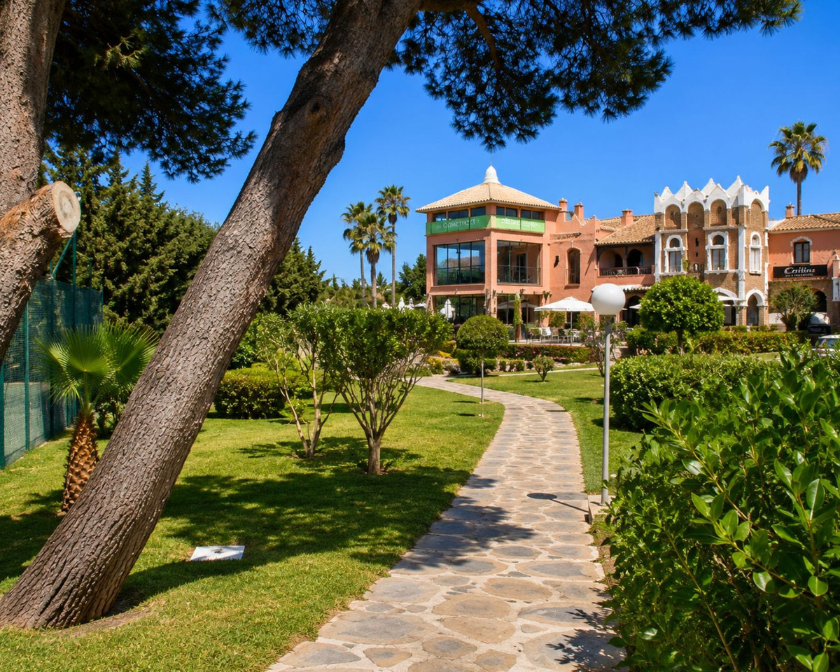 1 Bed Apartment for sale in Calahonda Costa Del Sol, Málaga, Spain