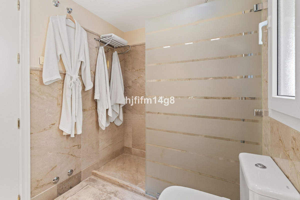 2 Bed Apartment for sale in Nueva Andalucía Costa Del Sol, Málaga, Spain