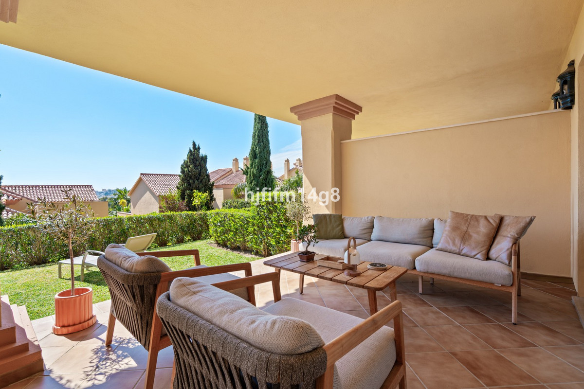 2 Bed Apartment for sale in Nueva Andalucía Costa Del Sol, Málaga, Spain