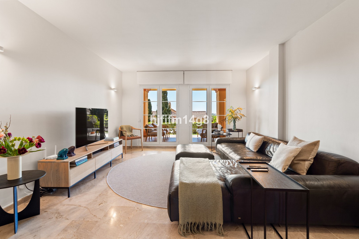 2 Bed Apartment for sale in Nueva Andalucía Costa Del Sol, Málaga, Spain