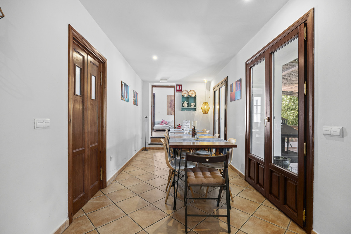 9 Bed Townhouse for sale in Gaucín Costa Del Sol, Málaga, Spain