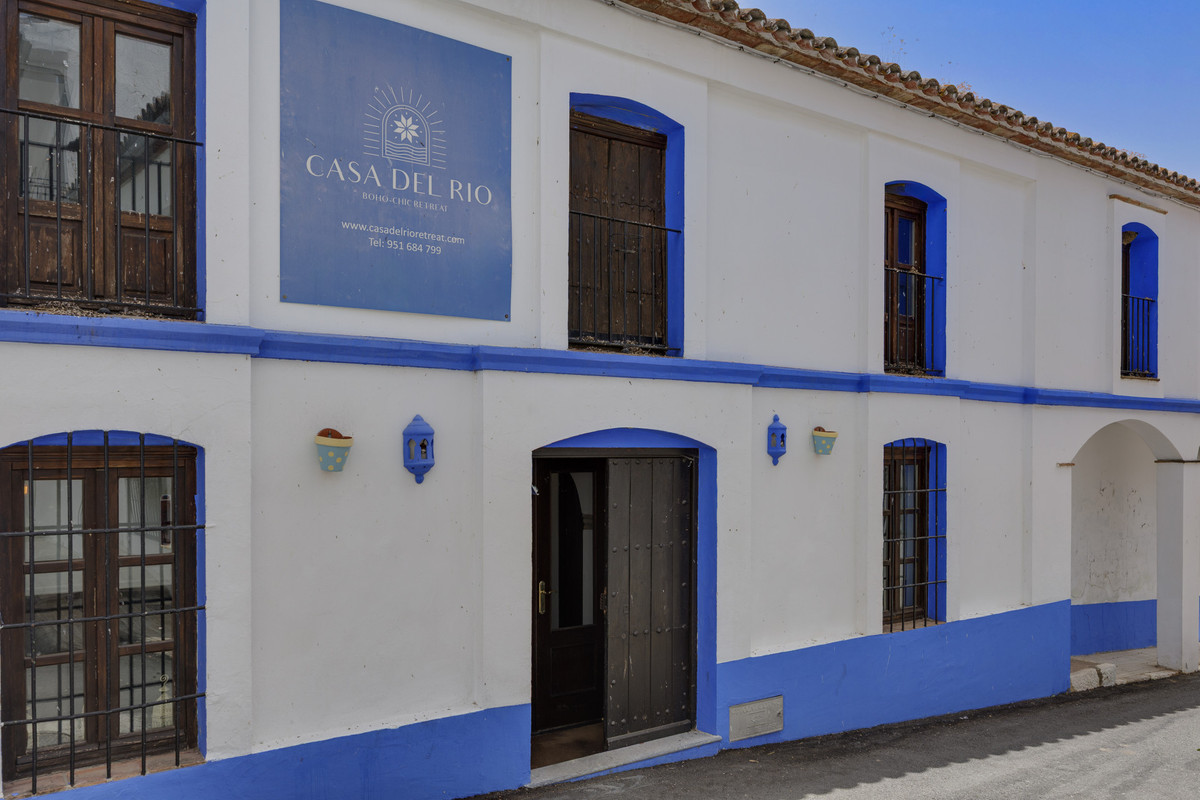 9 Bed Townhouse for sale in Gaucín Costa Del Sol, Málaga, Spain