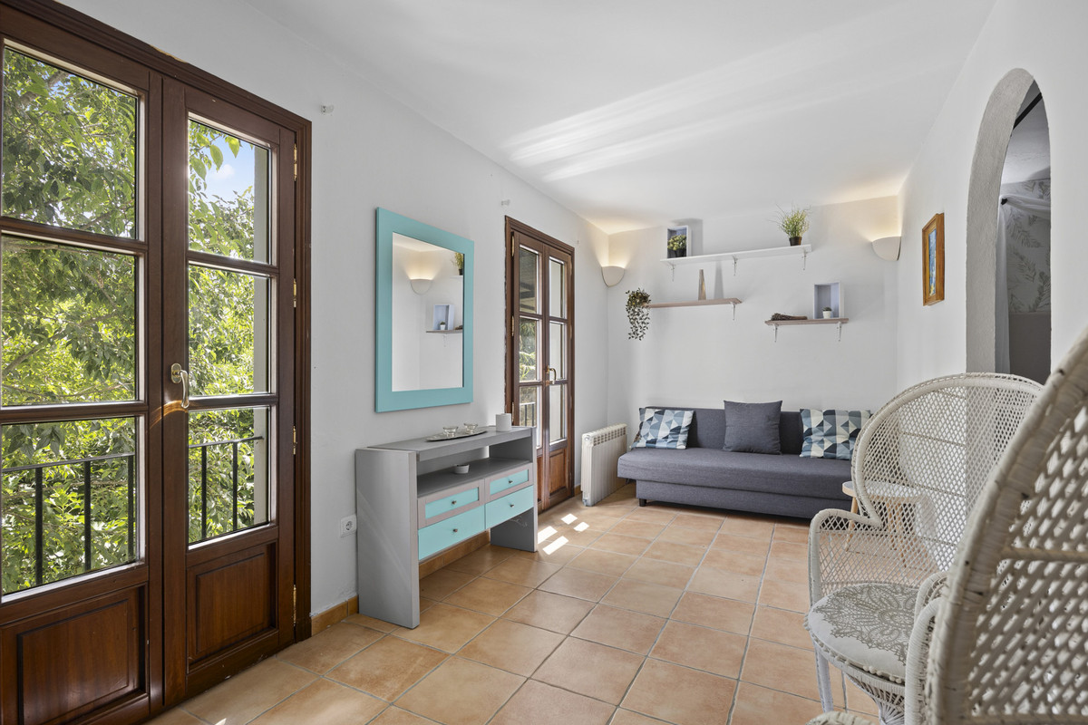 9 Bed Townhouse for sale in Gaucín Costa Del Sol, Málaga, Spain