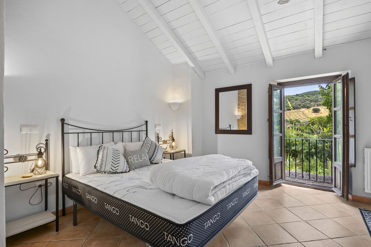 9 Bed Townhouse for sale in Gaucín Costa Del Sol, Málaga, Spain