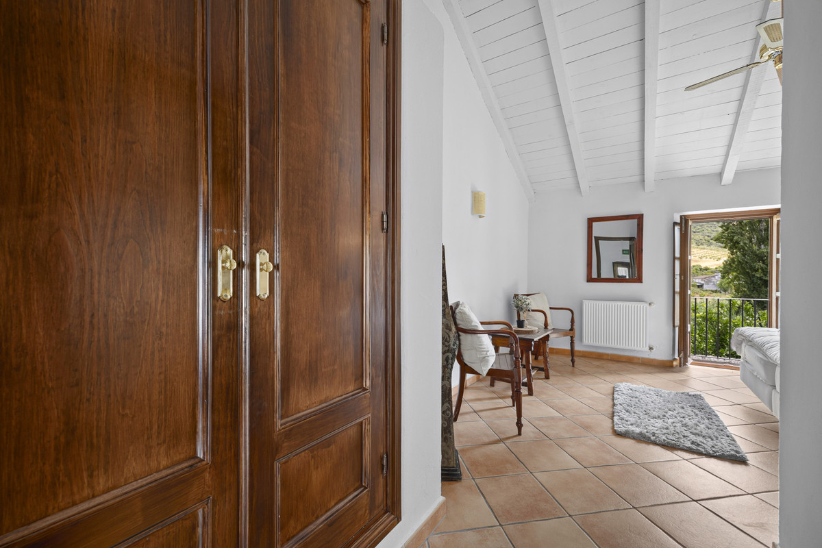 9 Bed Townhouse for sale in Gaucín Costa Del Sol, Málaga, Spain