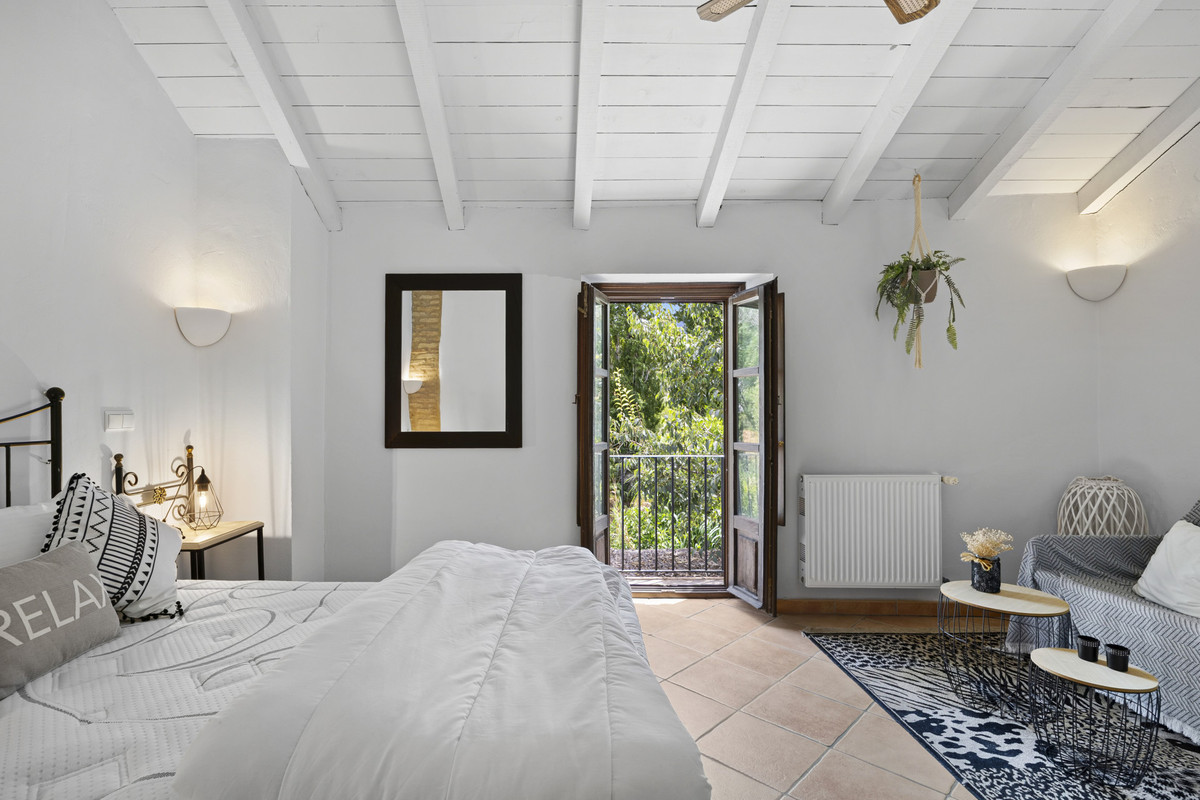 9 Bed Townhouse for sale in Gaucín Costa Del Sol, Málaga, Spain