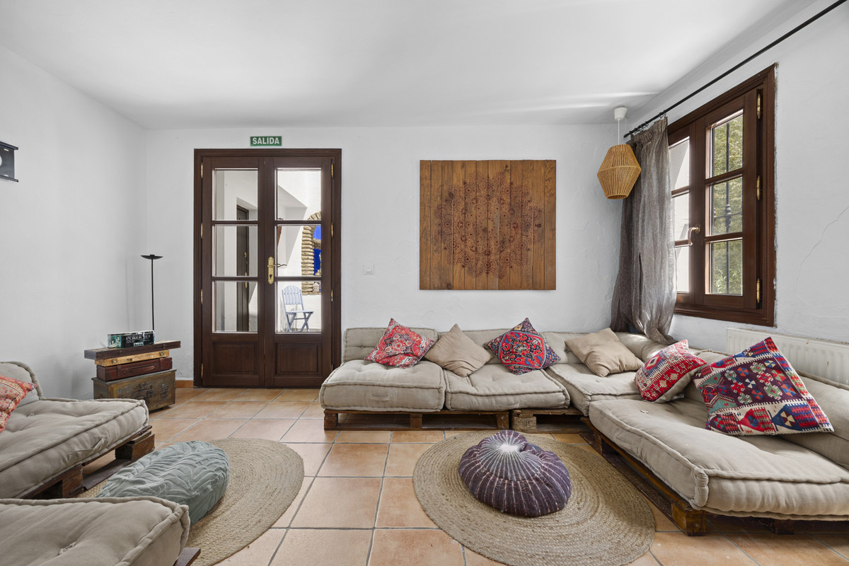 9 Bed Townhouse for sale in Gaucín Costa Del Sol, Málaga, Spain