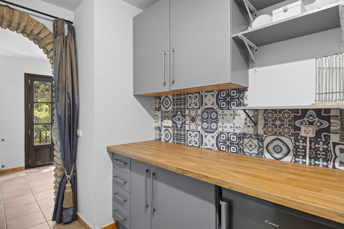9 Bed Townhouse for sale in Gaucín Costa Del Sol, Málaga, Spain