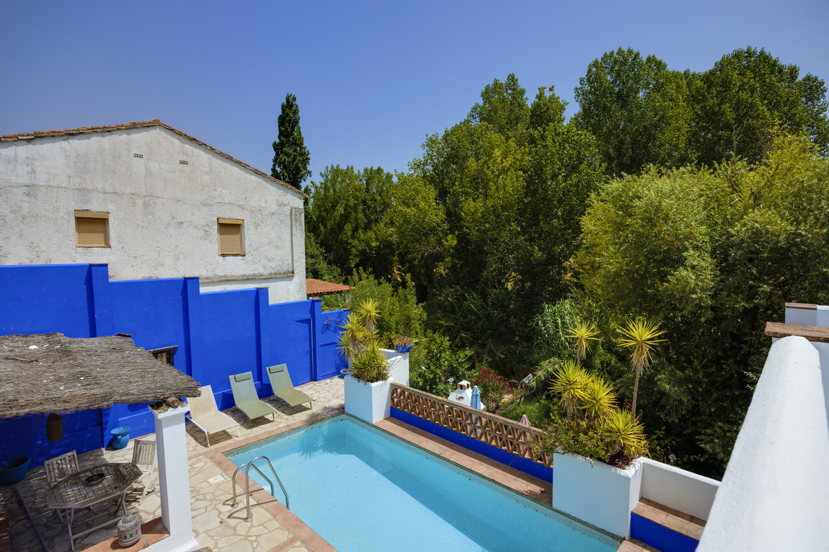 9 Bed Townhouse for sale in Gaucín Costa Del Sol, Málaga, Spain