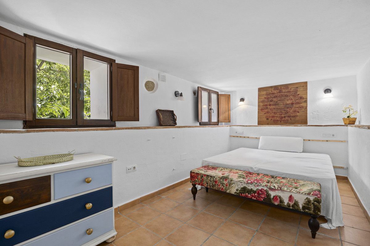 9 Bed Townhouse for sale in Gaucín Costa Del Sol, Málaga, Spain