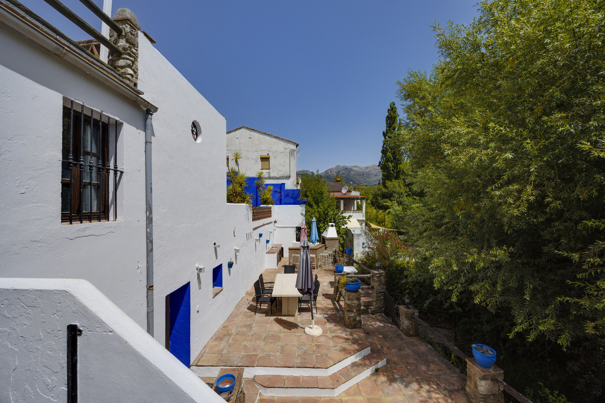 9 Bed Townhouse for sale in Gaucín Costa Del Sol, Málaga, Spain