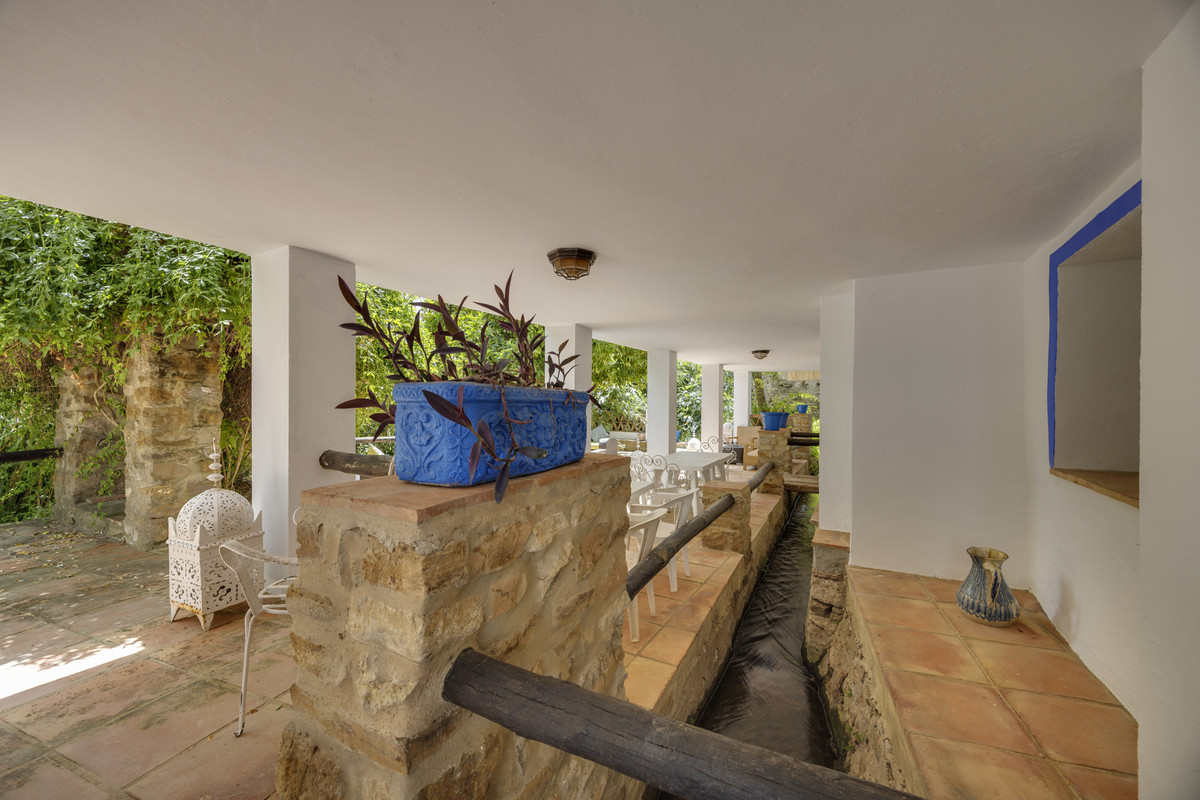 9 Bed Townhouse for sale in Gaucín Costa Del Sol, Málaga, Spain