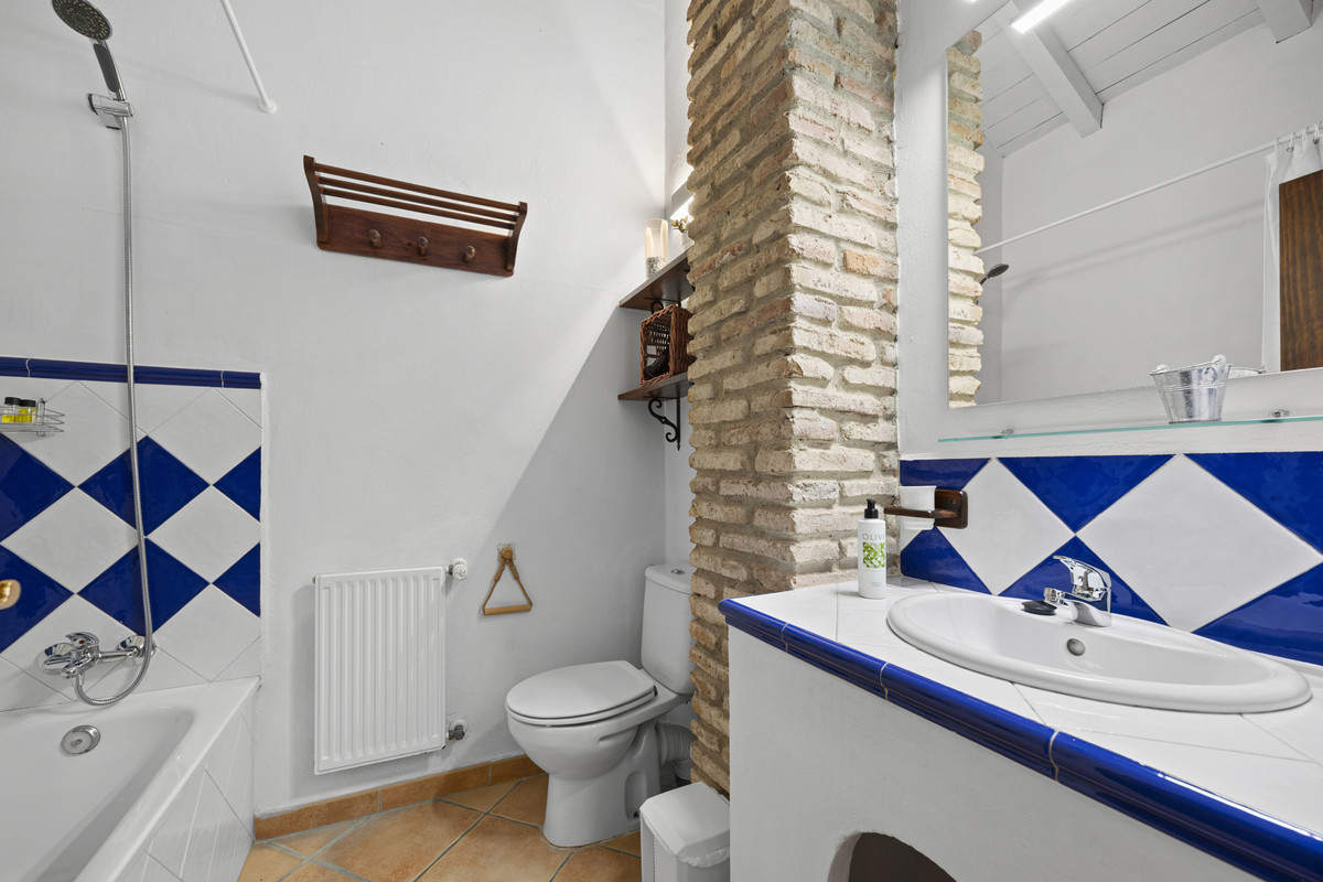 9 Bed Townhouse for sale in Gaucín Costa Del Sol, Málaga, Spain