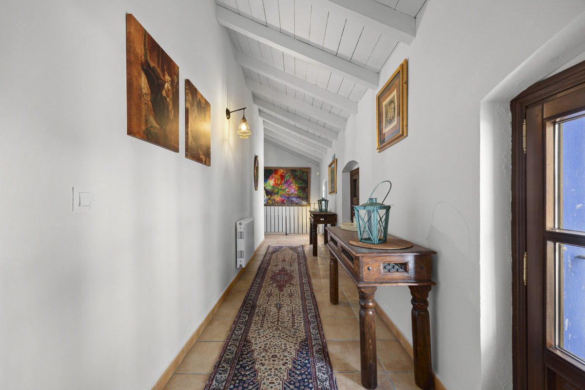 9 Bed Townhouse for sale in Gaucín Costa Del Sol, Málaga, Spain